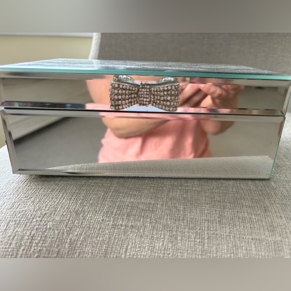 Mirrored Jewelry Box with Bow Accent
